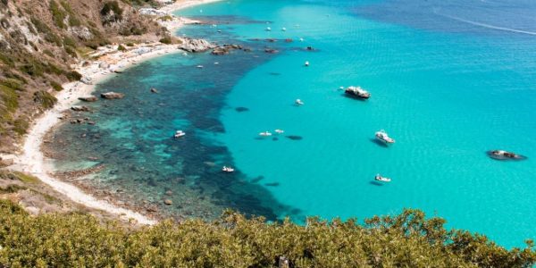 spiagge-più-belle-Capo-Vaticano-Le-Grotticelle